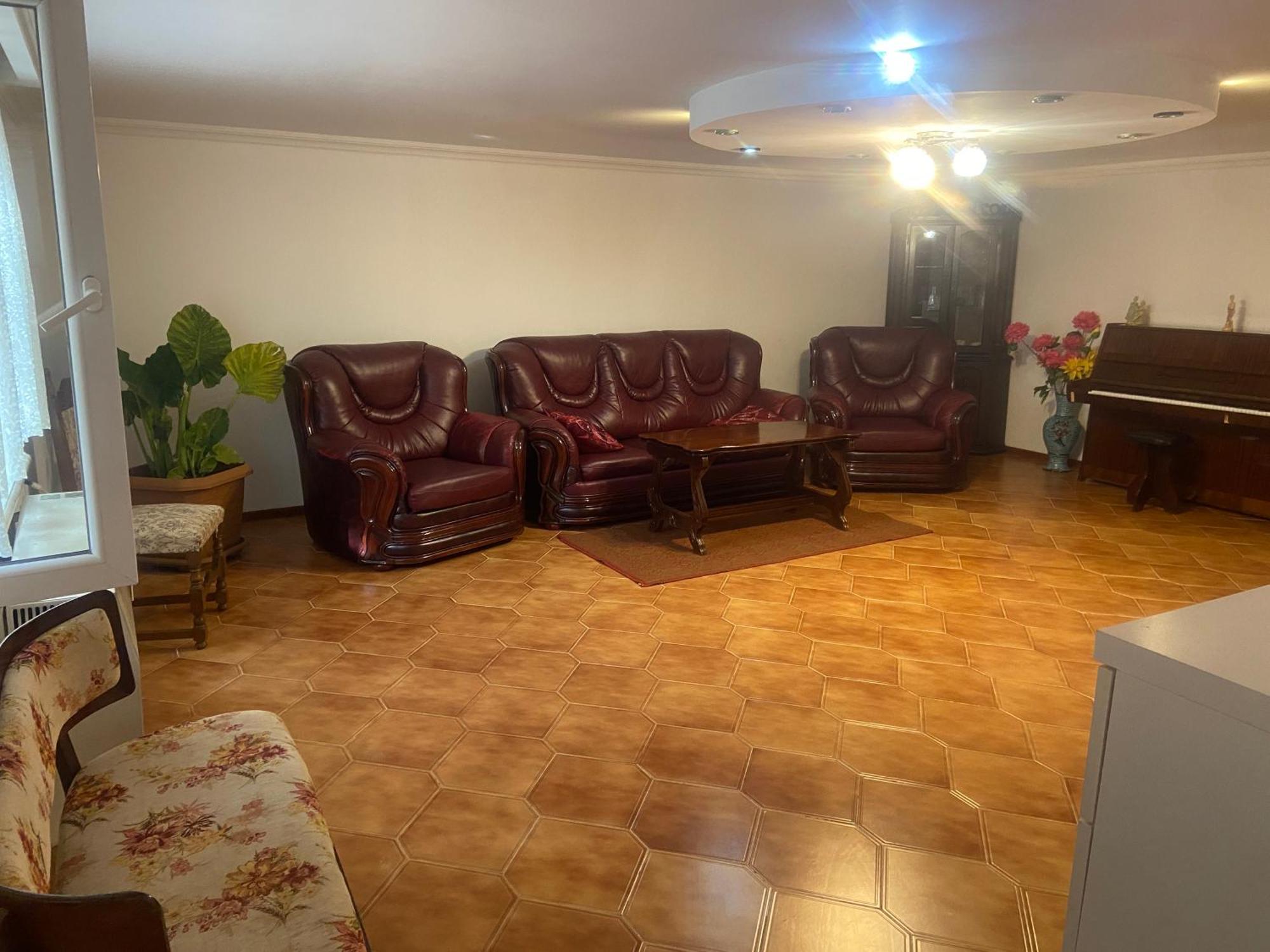 Old District Apartment คูทายสิ ภายนอก รูปภาพ