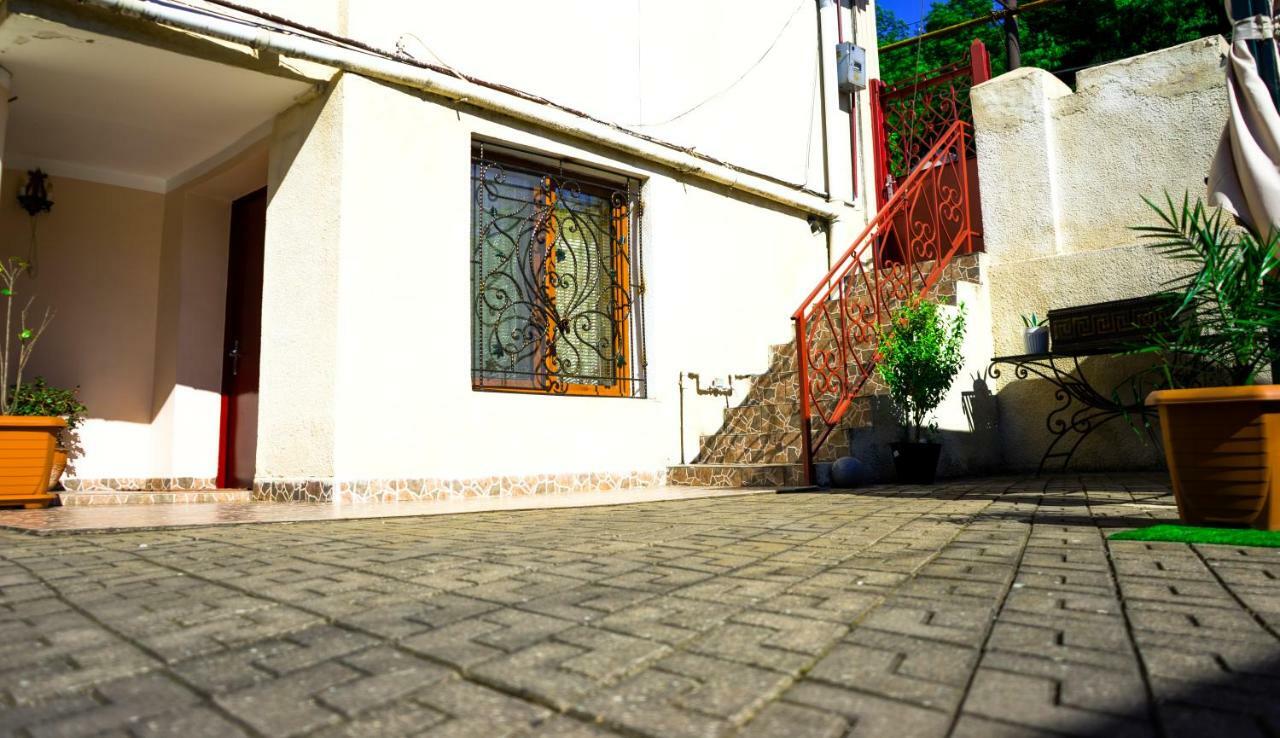 Old District Apartment คูทายสิ ภายนอก รูปภาพ